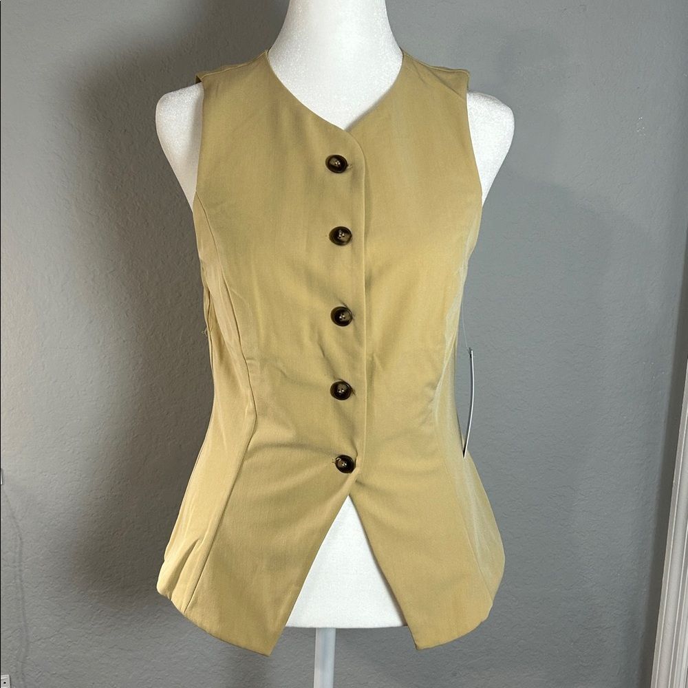 Moa Moa  Women size S NWTO
 Beige Vest